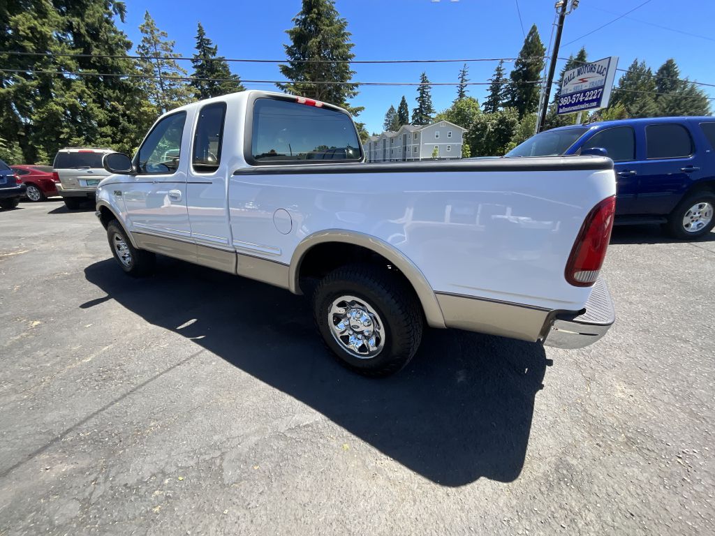 Photo 8 of this FORD F250 LARIAT