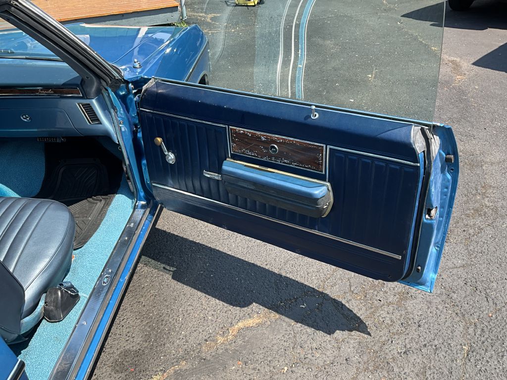 Photo 13 of this CHEVROLET IMPALA