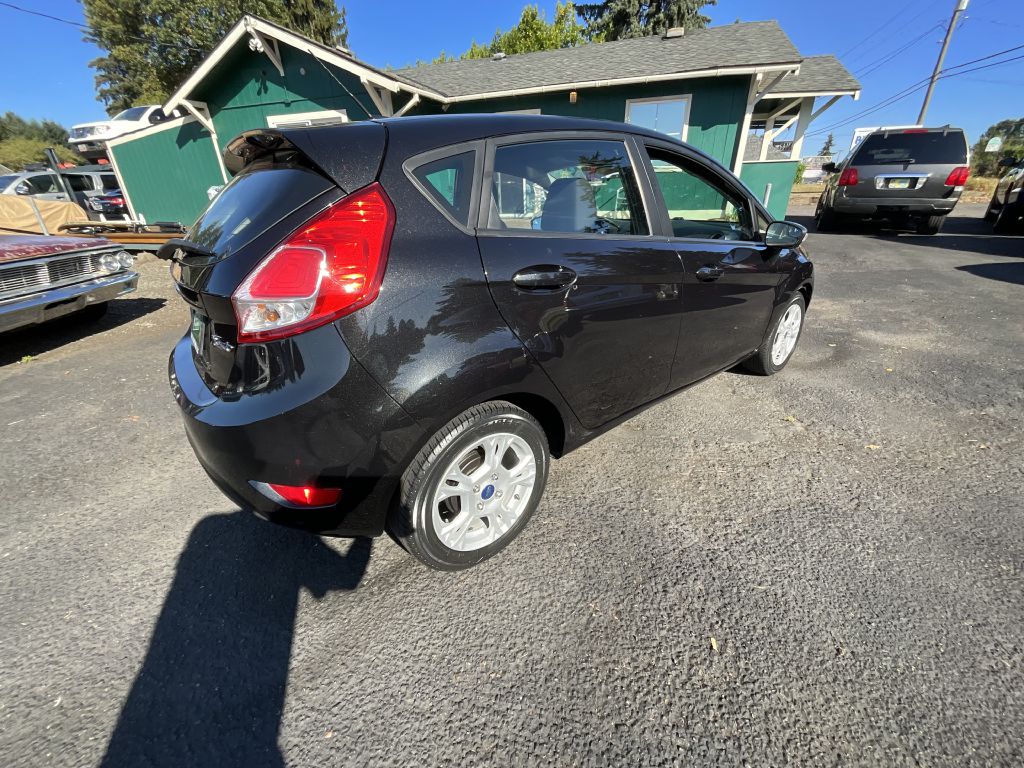 Photo 4 of this FORD FIESTA