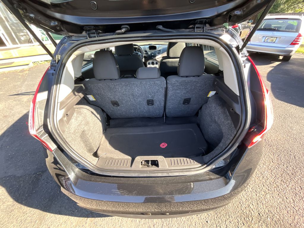 Photo 14 of this FORD FIESTA