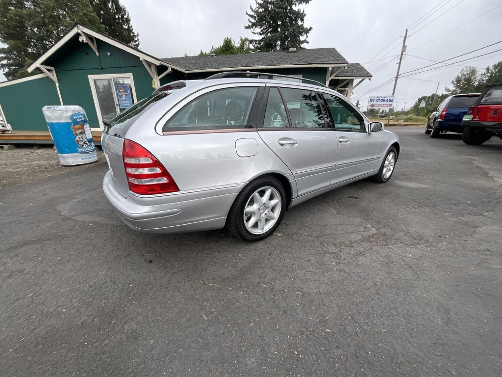 Photo 4 of this MERCEDES-BENZ C-CLASS
