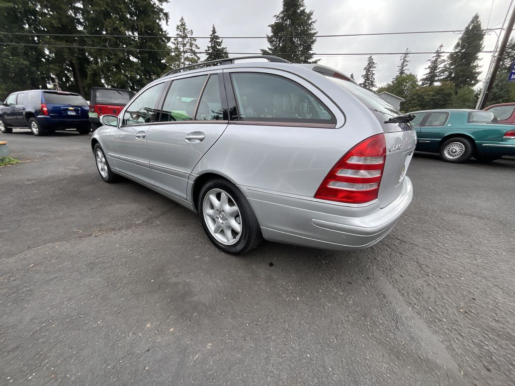 Photo 6 of this MERCEDES-BENZ C-CLASS