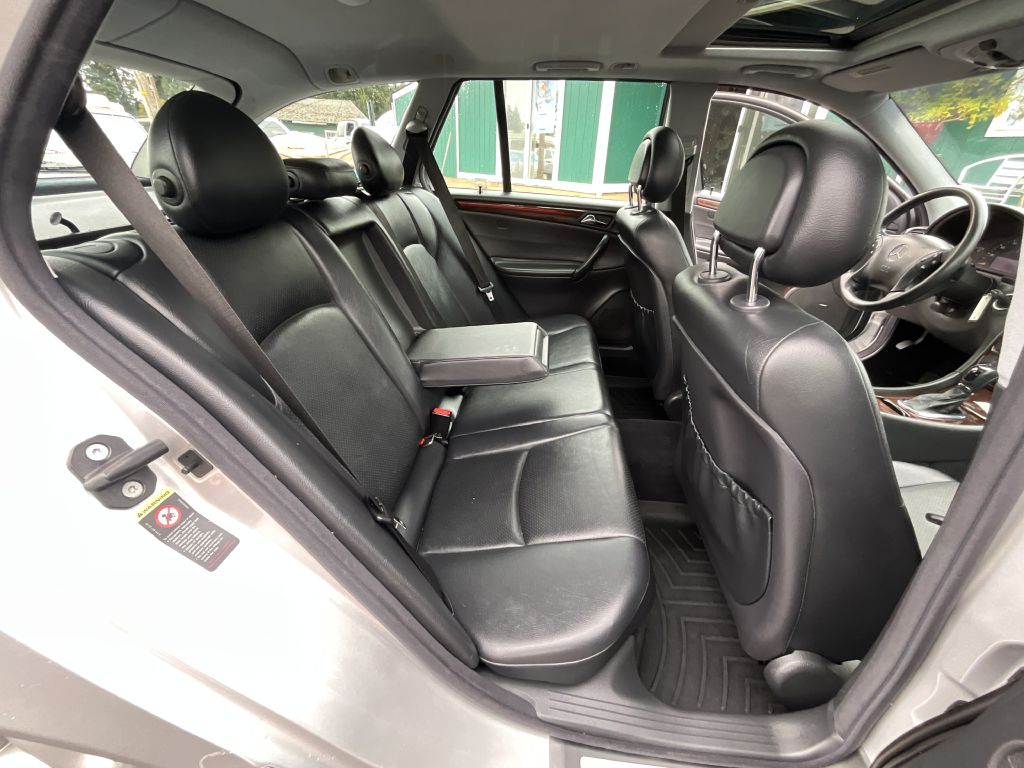 Photo 15 of this MERCEDES-BENZ C-CLASS