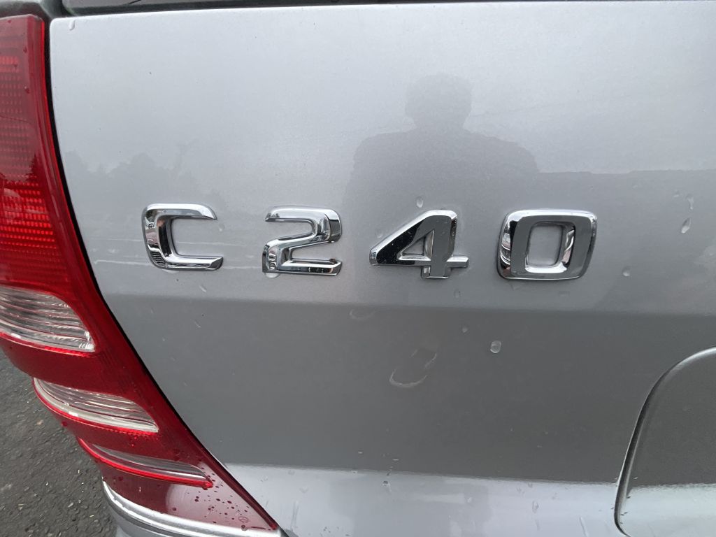 Photo 19 of this MERCEDES-BENZ C-CLASS