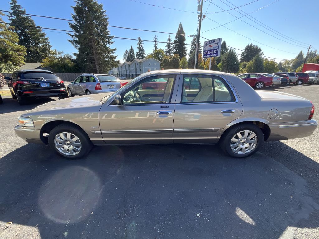 BRONZE 2006 Mercury Grand Marquis Sedan Automatic