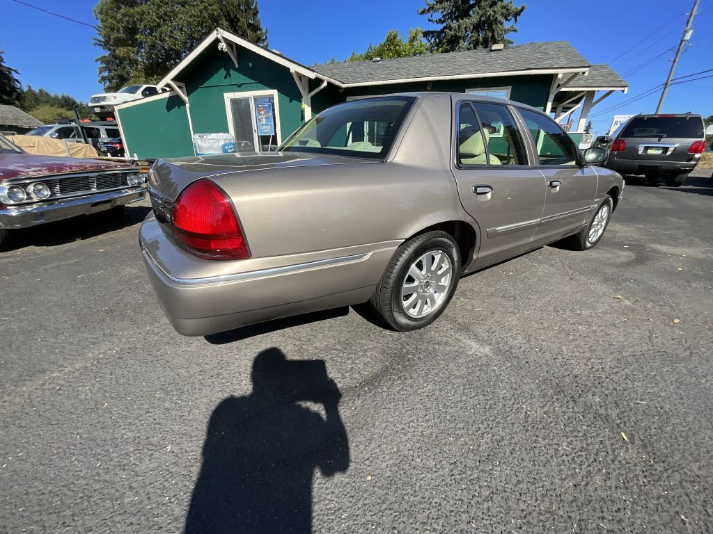 Photo 4 of this MERCURY GRAND MARQUIS