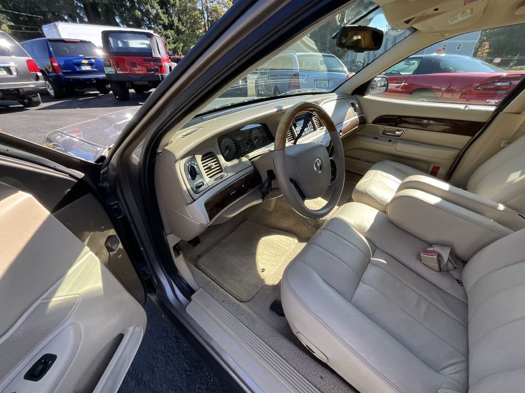 Photo 9 of this MERCURY GRAND MARQUIS