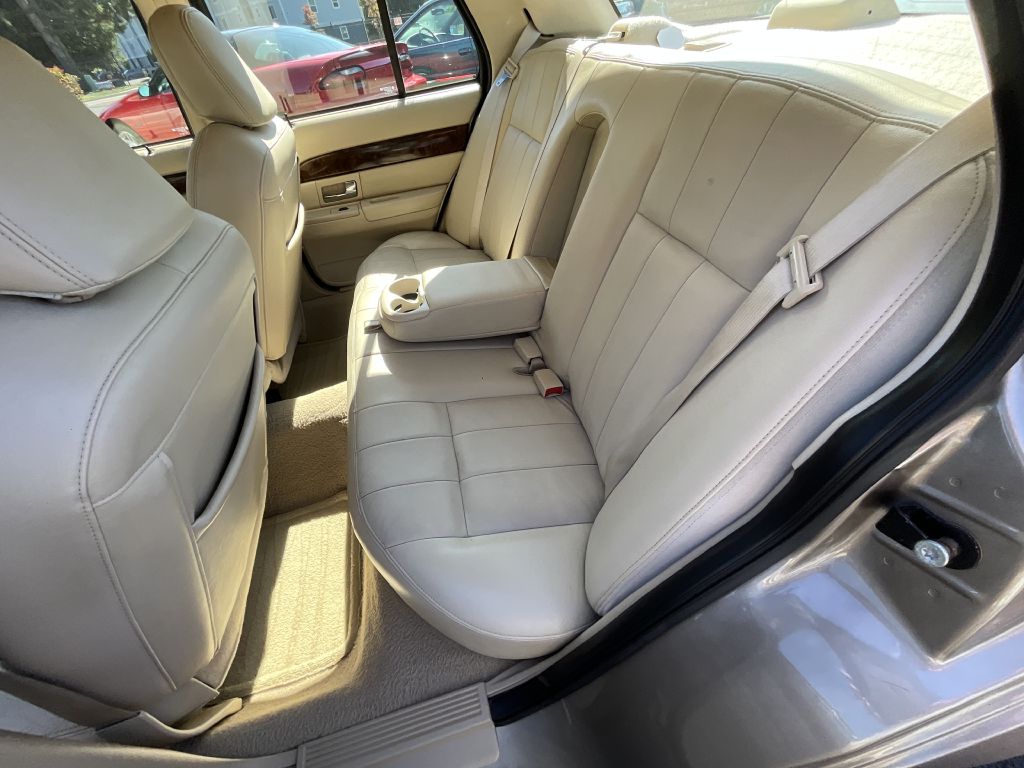 Photo 14 of this MERCURY GRAND MARQUIS