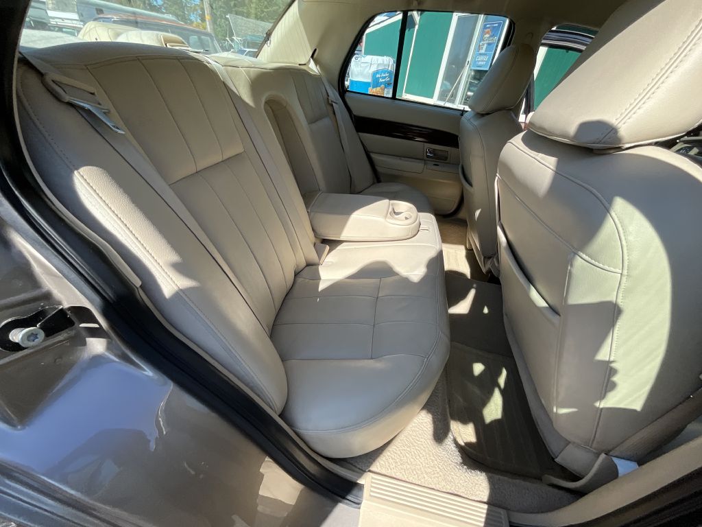 Photo 16 of this MERCURY GRAND MARQUIS