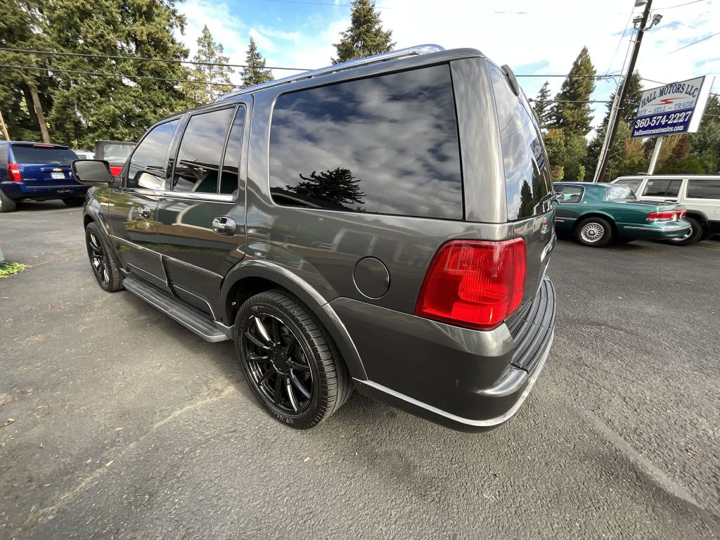 Photo 6 of this LINCOLN NAVIGATOR