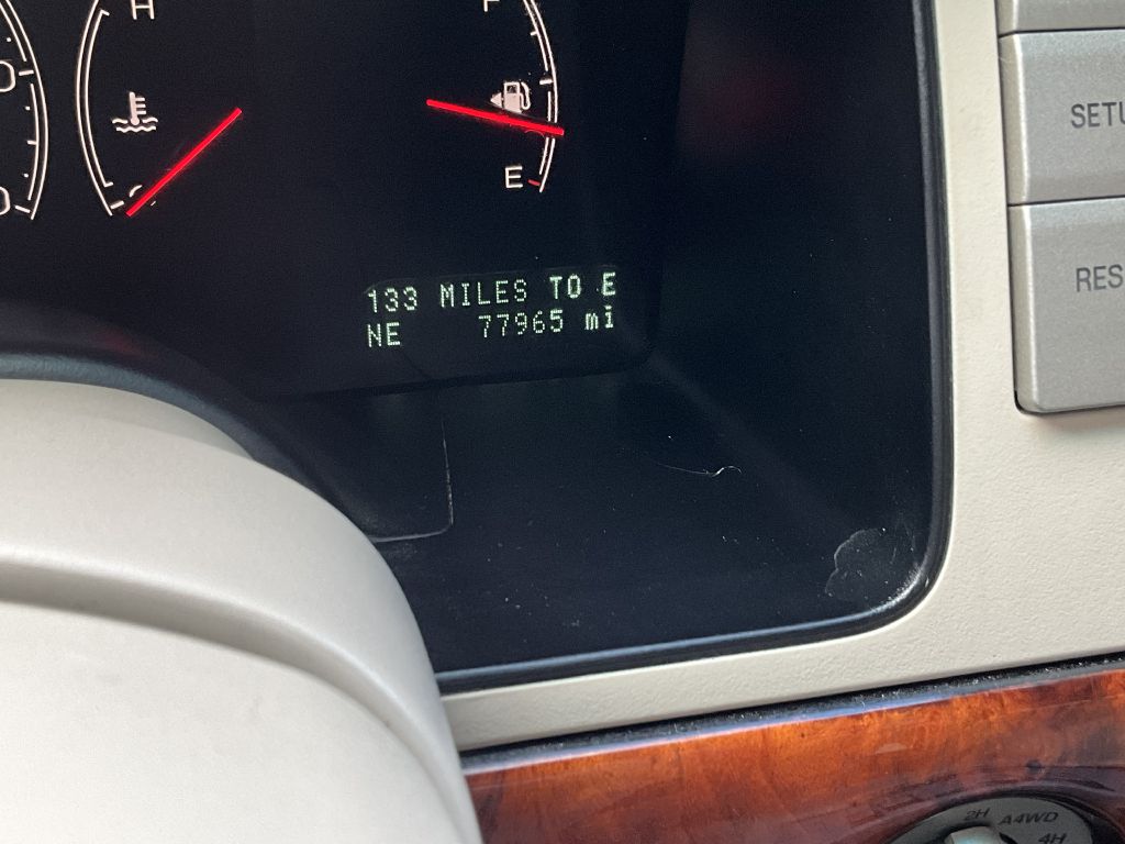 Photo 11 of this LINCOLN NAVIGATOR