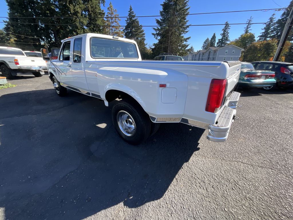 Photo 6 of this FORD F350 XLT