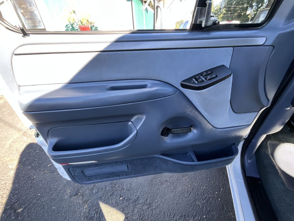 Photo 7 of this FORD F350 XLT