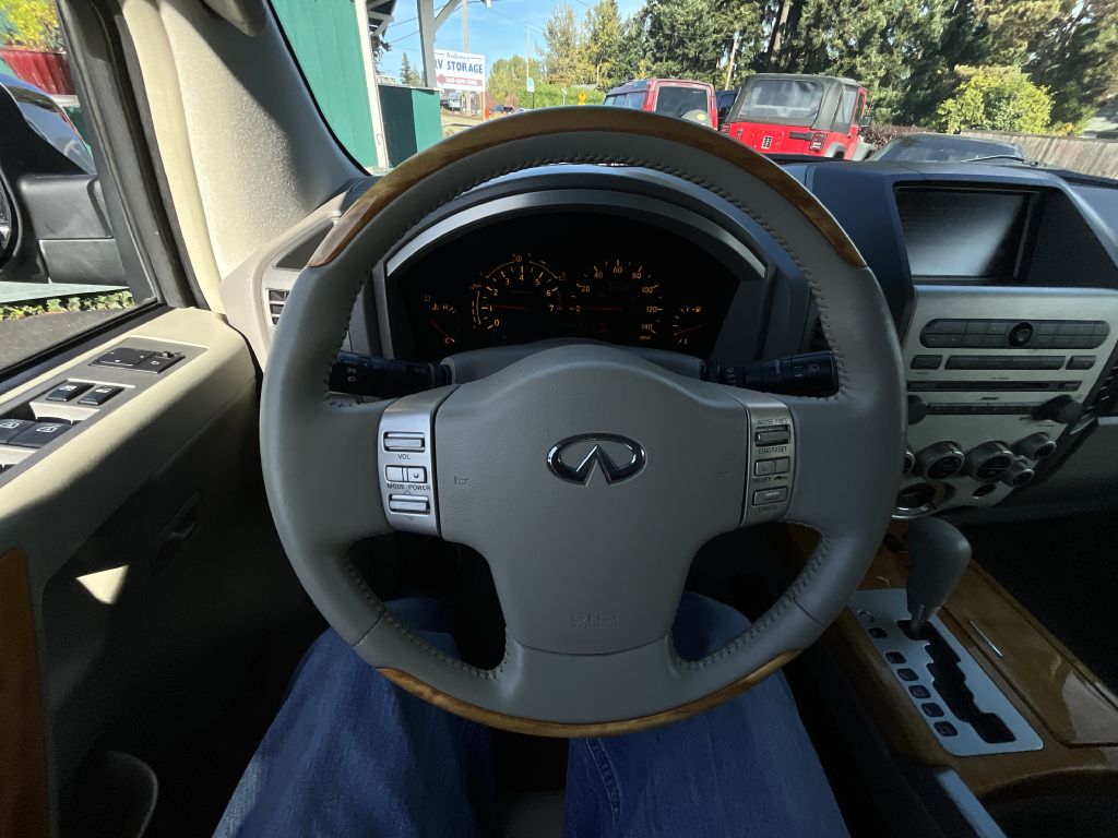 Photo 10 of this INFINITI QX56