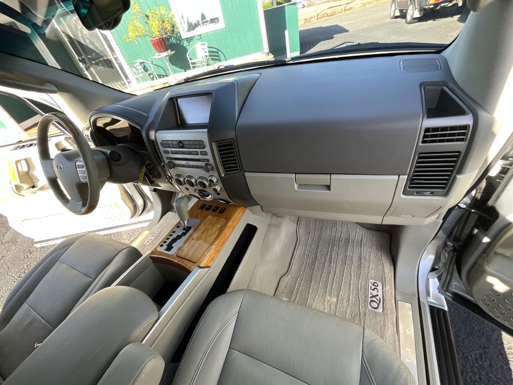 Photo 19 of this INFINITI QX56