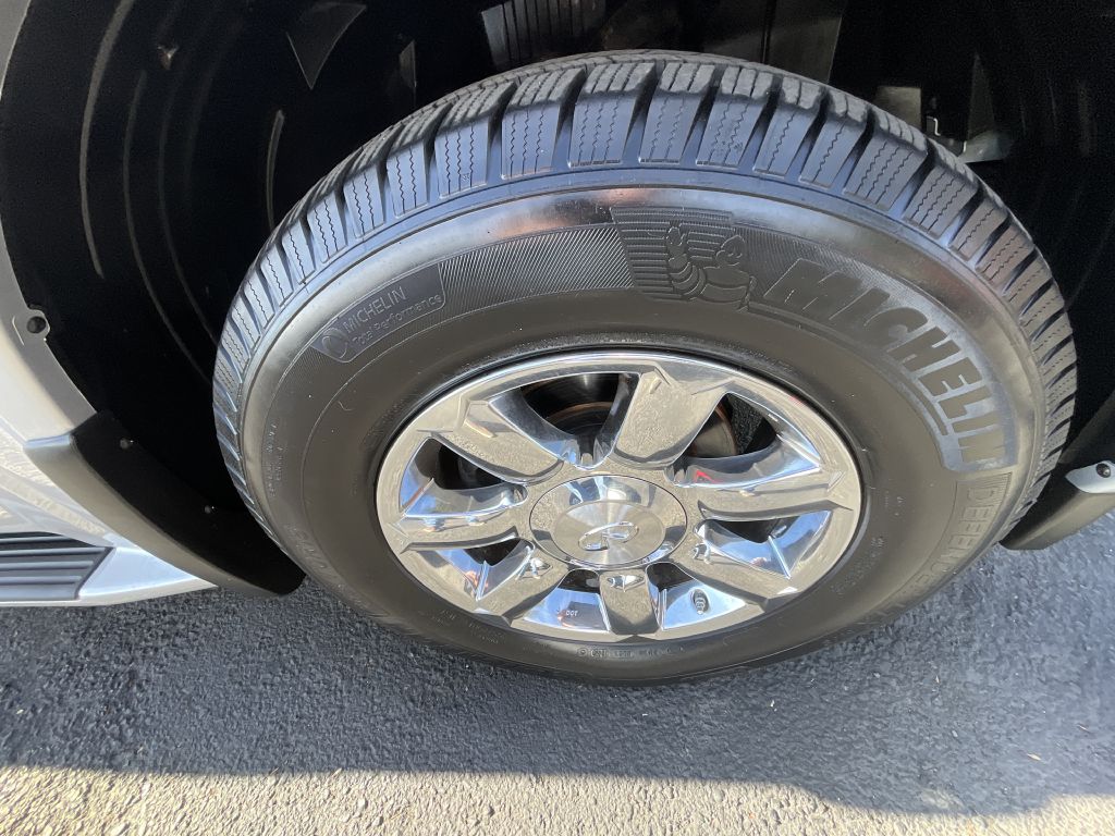 Photo 20 of this INFINITI QX56