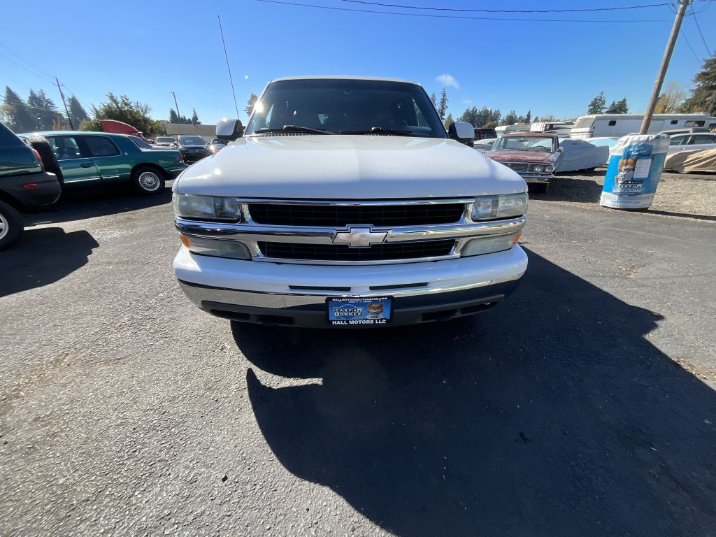 Photo 2 of this CHEVROLET SUBURBAN