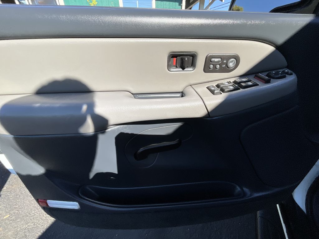 Photo 7 of this CHEVROLET SUBURBAN