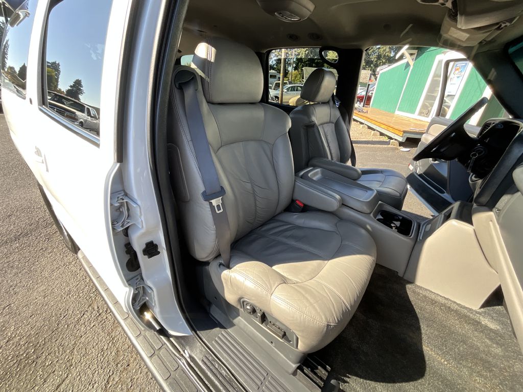 Photo 19 of this CHEVROLET SUBURBAN