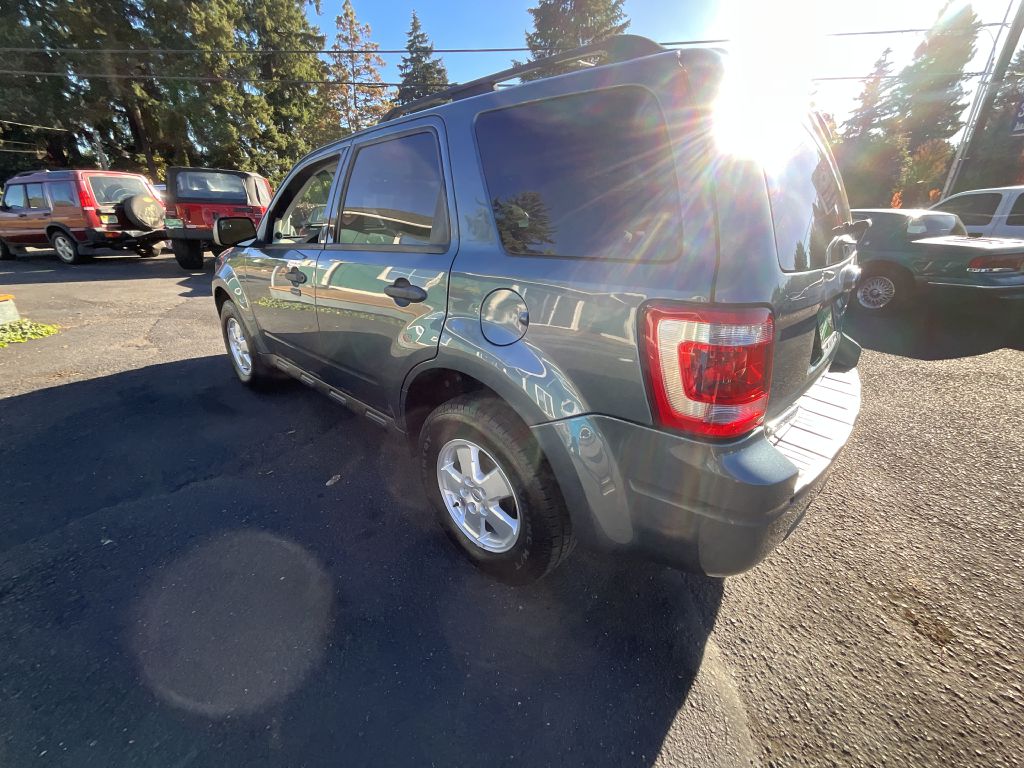 Photo 6 of this FORD ESCAPE