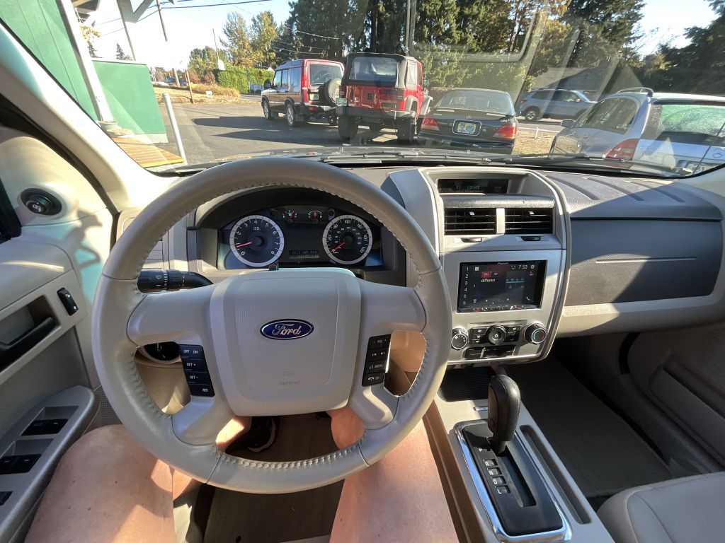 Photo 9 of this FORD ESCAPE
