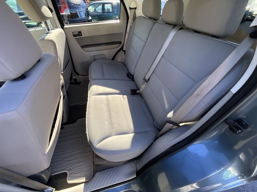 Photo 12 of this FORD ESCAPE