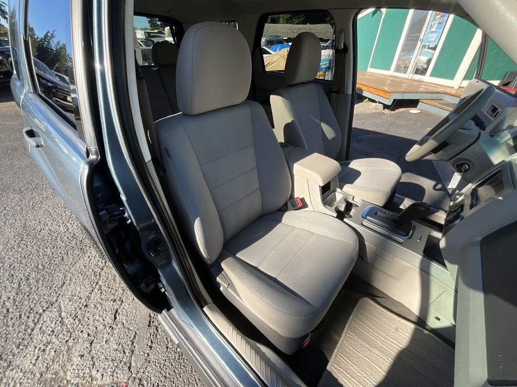 Photo 15 of this FORD ESCAPE