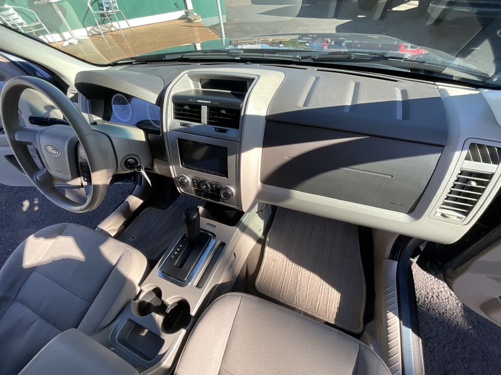 Photo 16 of this FORD ESCAPE