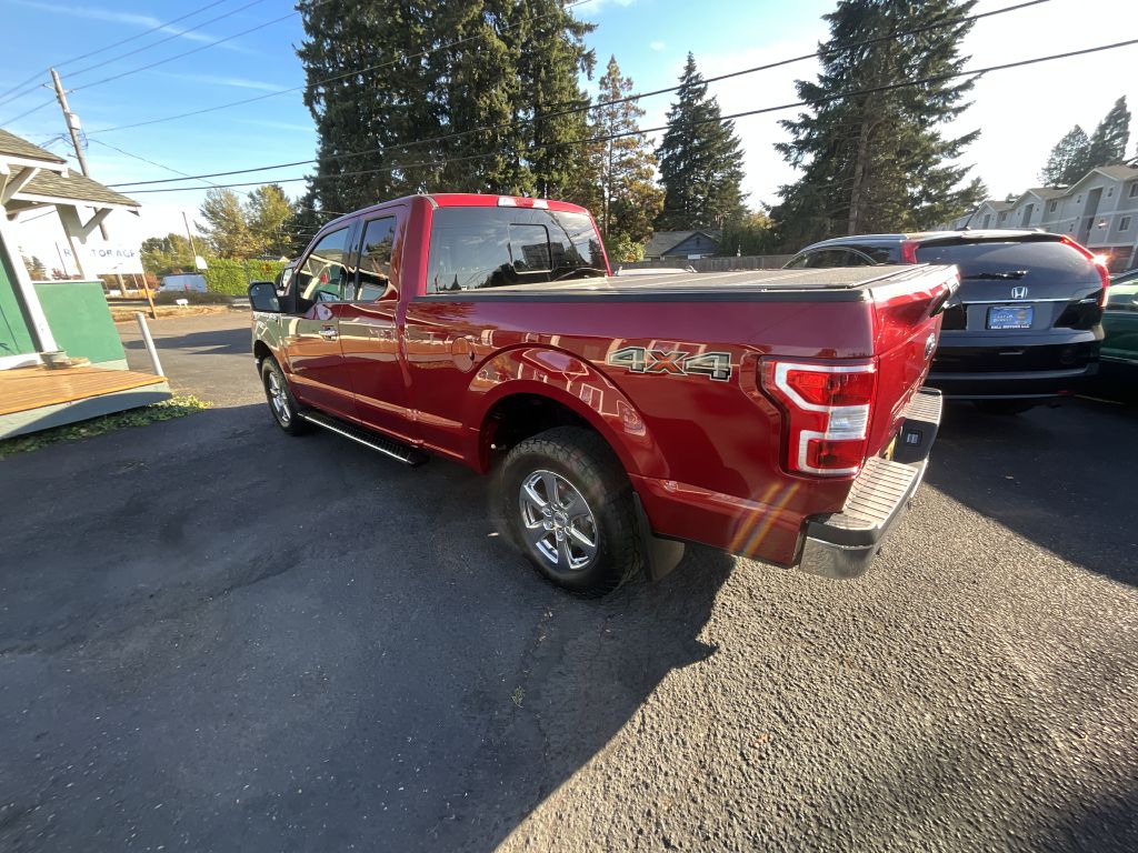 Photo 6 of this FORD F150 XLT