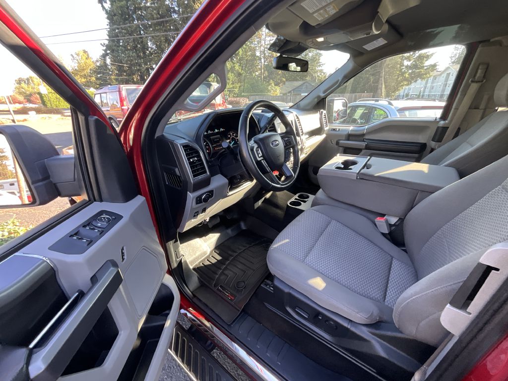 Photo 9 of this FORD F150 XLT