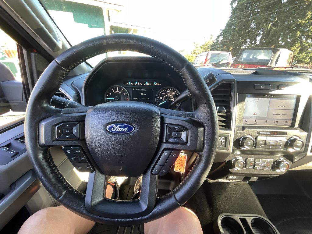 Photo 10 of this FORD F150 XLT