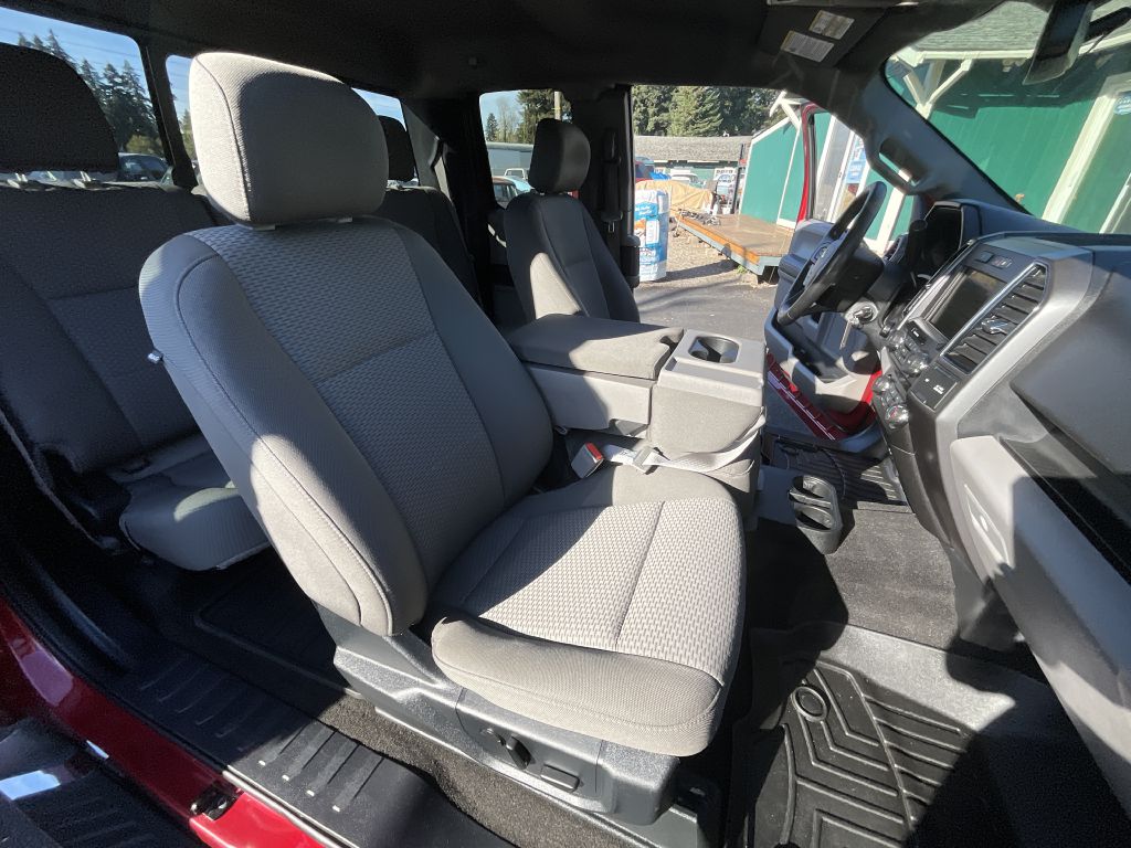 Photo 15 of this FORD F150 XLT
