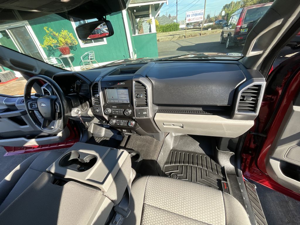 Photo 16 of this FORD F150 XLT