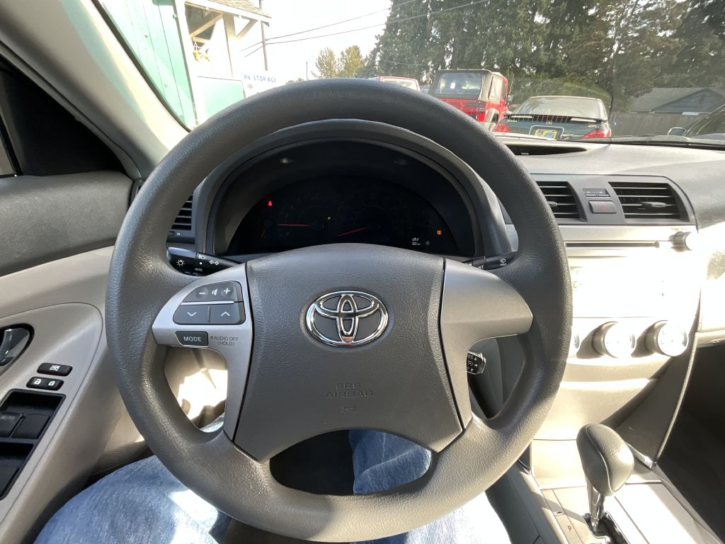 Photo 9 of this TOYOTA CAMRY LE