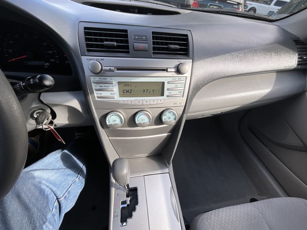 Photo 11 of this TOYOTA CAMRY LE