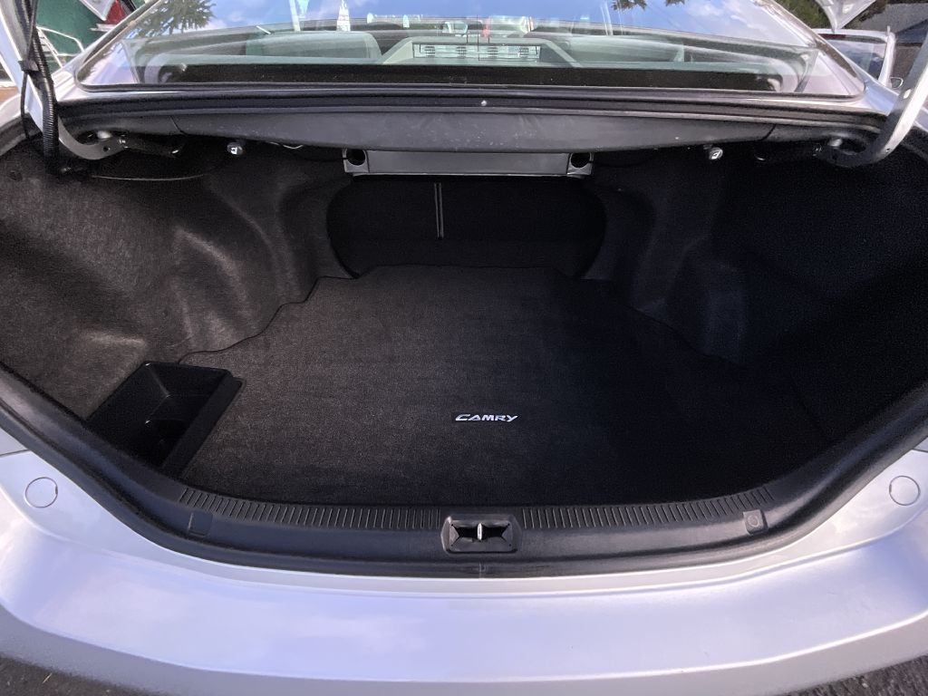 Photo 14 of this TOYOTA CAMRY LE