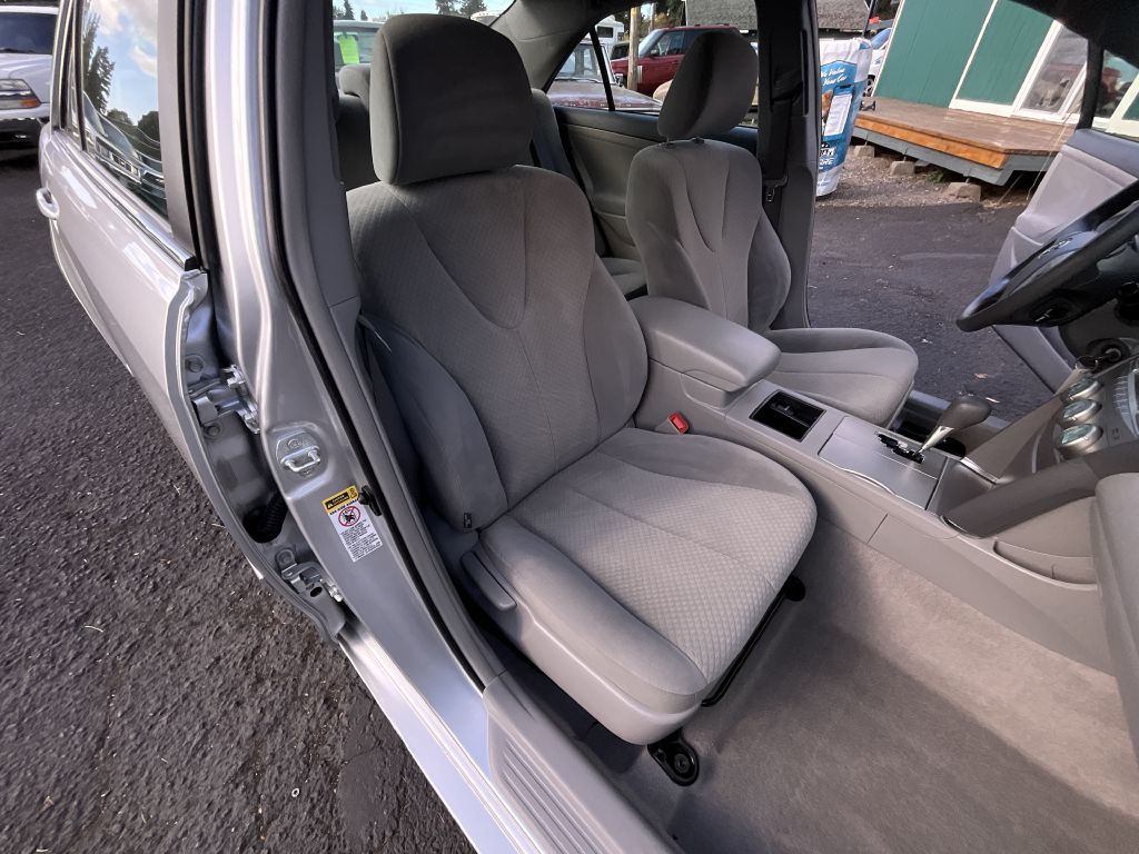 Photo 16 of this TOYOTA CAMRY LE