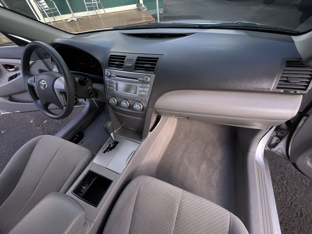 Photo 17 of this TOYOTA CAMRY LE