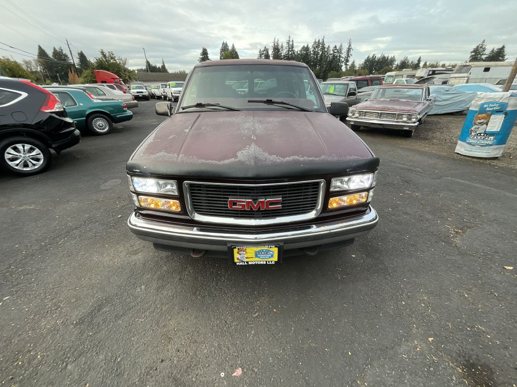 Photo 2 of this GMC YUKON SLT