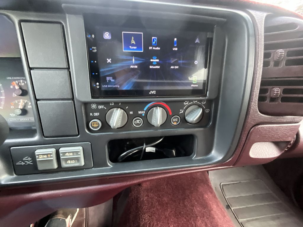 Photo 11 of this GMC YUKON SLT