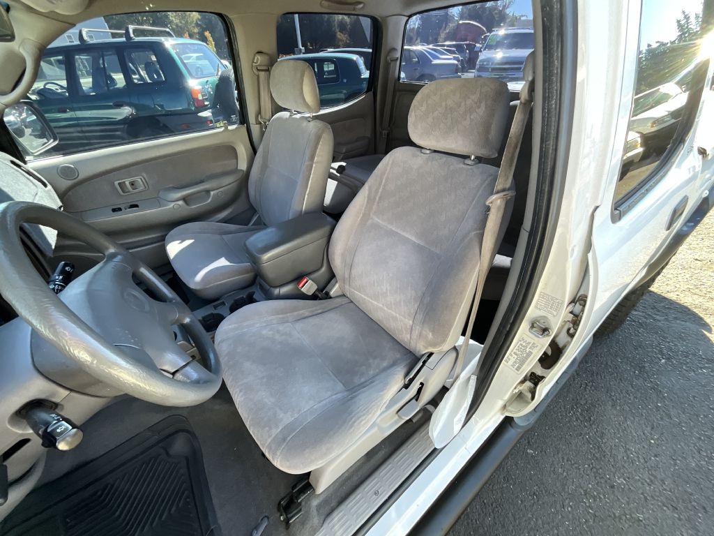 Photo 8 of this TOYOTA TACOMA SR5