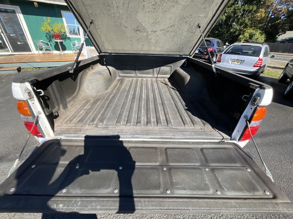 Photo 13 of this TOYOTA TACOMA SR5