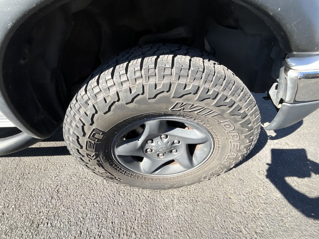 Photo 18 of this TOYOTA TACOMA SR5