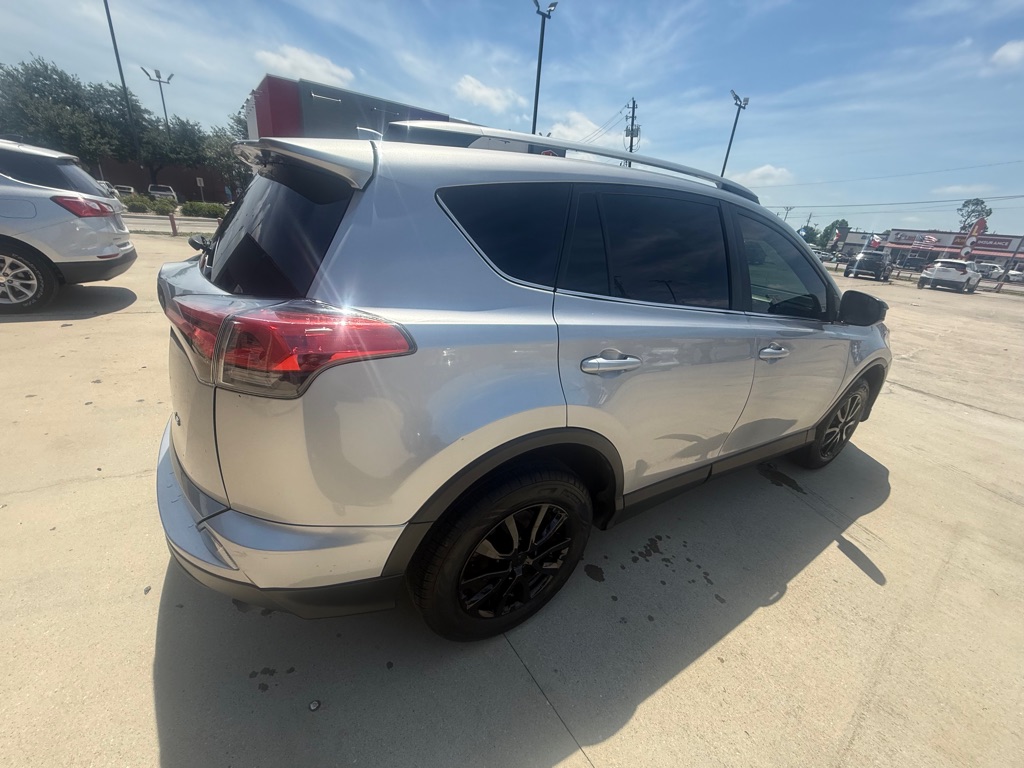 Photo 7 of this TOYOTA RAV4