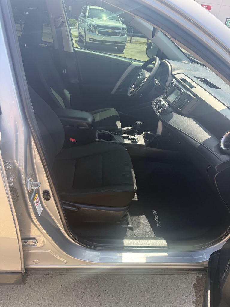 Photo 9 of this TOYOTA RAV4