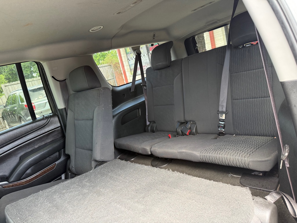 Photo 8 of this CHEVROLET SUBURBAN