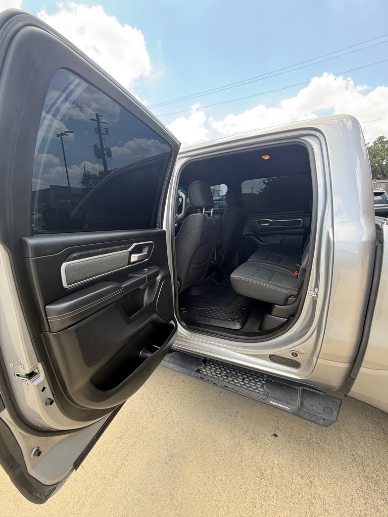 Photo 5 of this RAM 1500