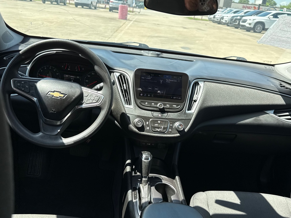 Photo 8 of this CHEVROLET MALIBU