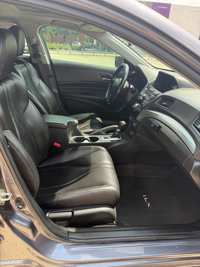 Photo 4 of this ACURA ILX