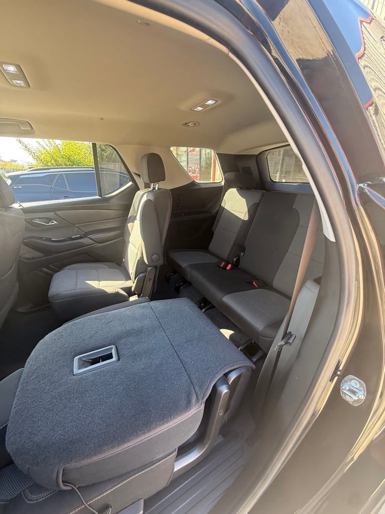 Photo 11 of this CHEVROLET TRAVERSE